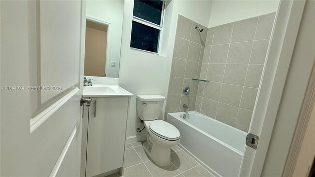 Building Photo - 2617 SE 27th Dr