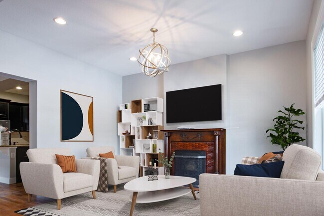 Building Photo - Polished Jefferson Park home with big front & backyards