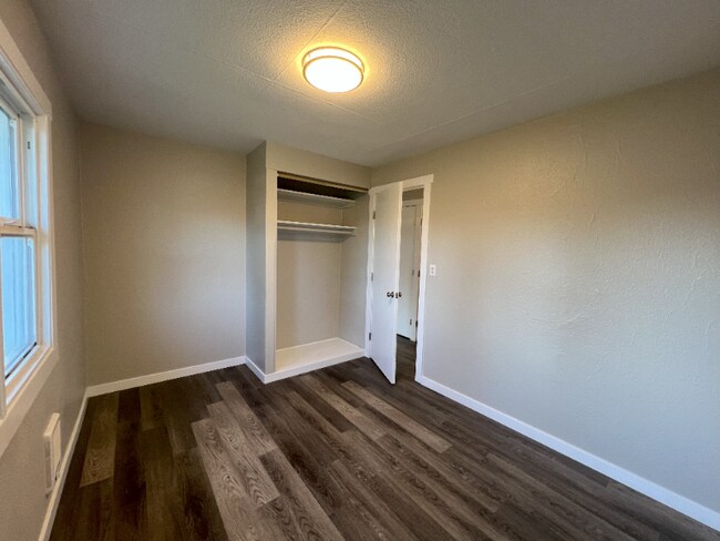 Building Photo - 2717 Callahan Dr