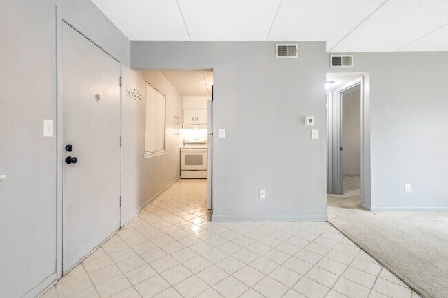 Building Photo - 209 W Miracle Strip Pkwy