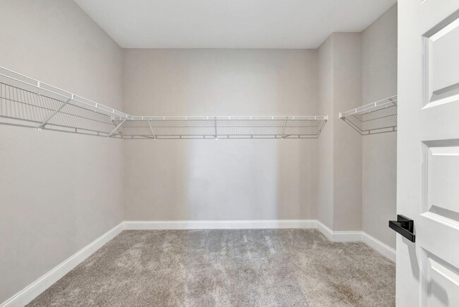 Building Photo - 8606 Dahlia Cir