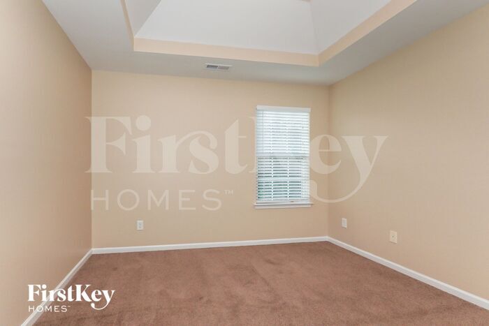 Building Photo - 4819 Eagle Creek Dr
