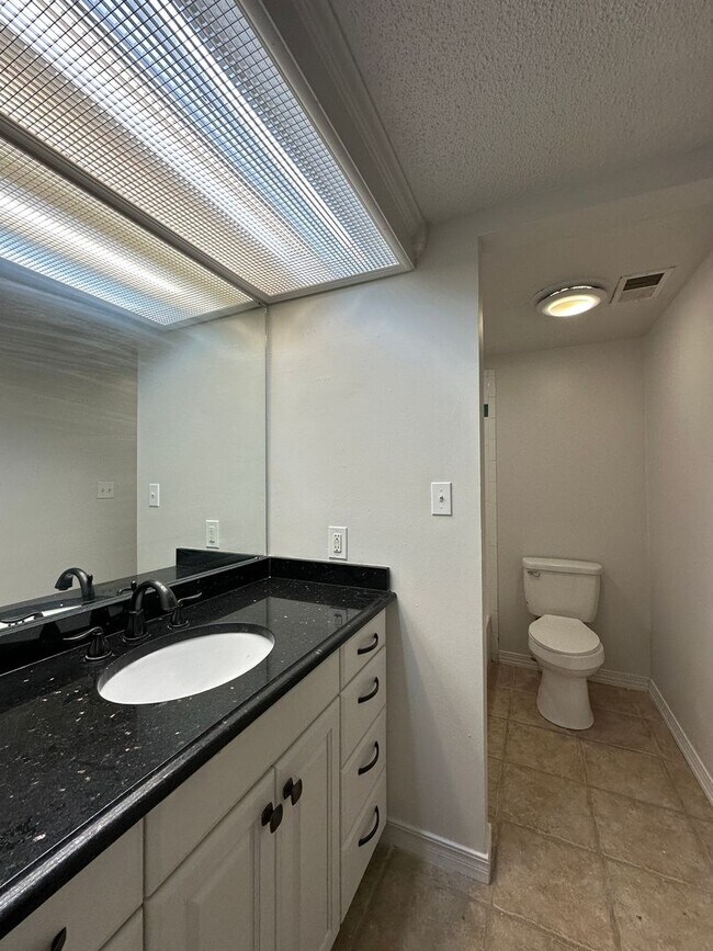 Building Photo - 2507 Dallas Cir