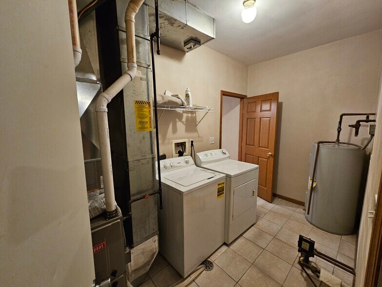 Building Photo - 10296 Metalmark Ln