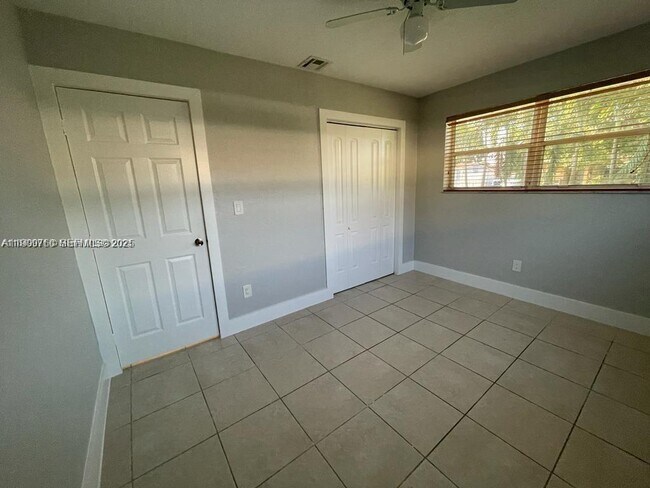 Building Photo - 7100 Park St