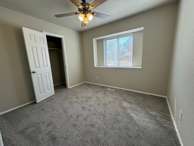 Building Photo - Gorgeous 4 bedroom 2 bathroom home in Broken Arrow