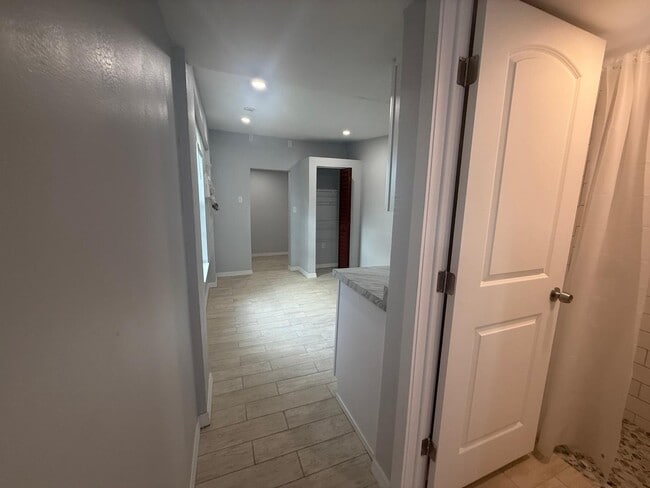 Building Photo - 911 NW 62 Ave