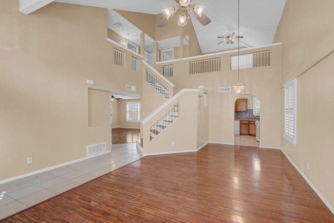 Building Photo - 1460 Paseo De Flor St