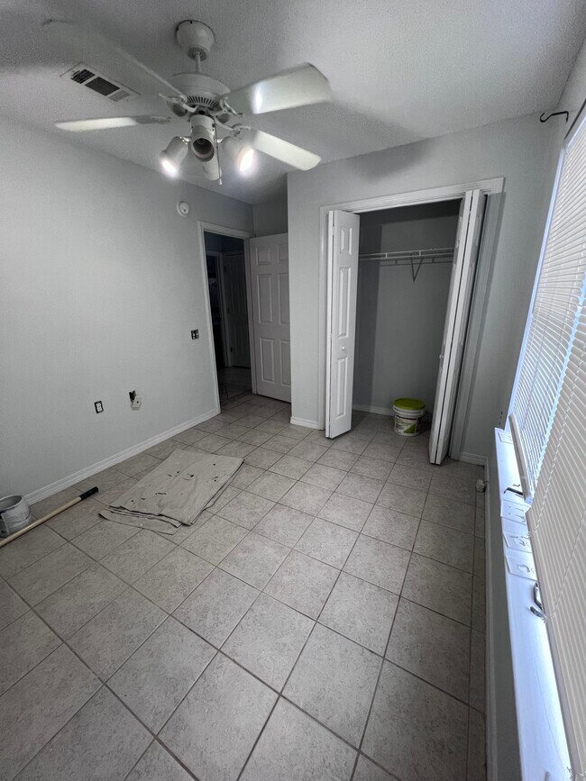 Building Photo - 1145 Merrie Way
