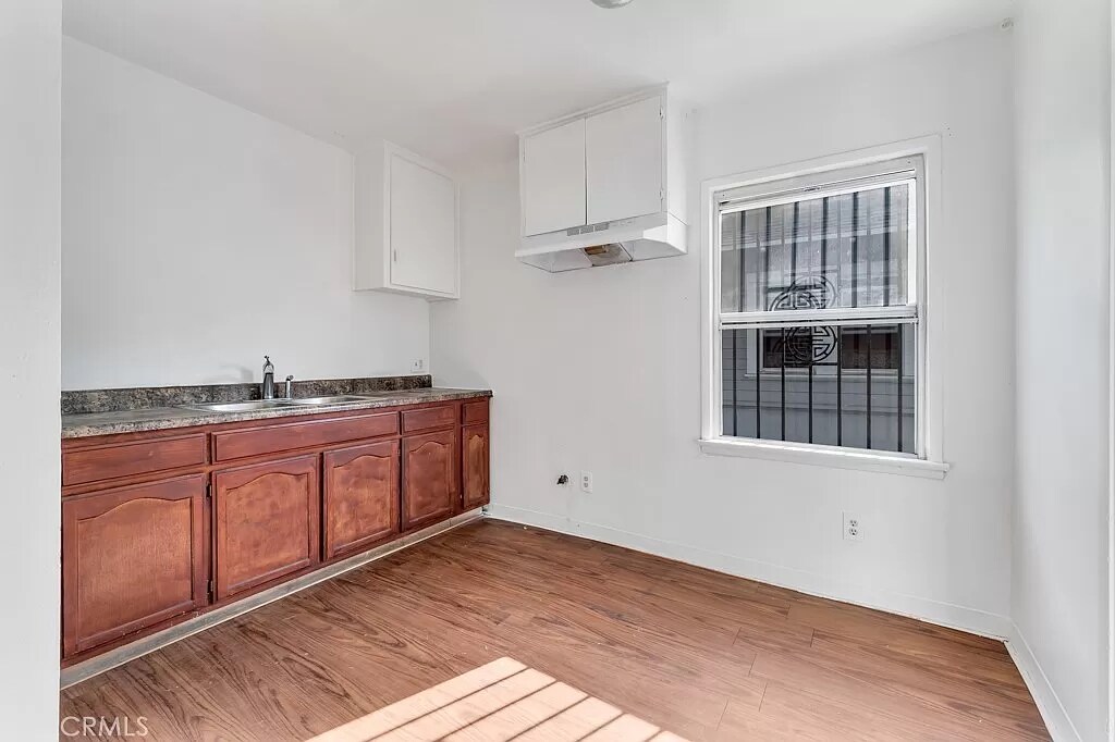 Building Photo - 648 W 41st Dr