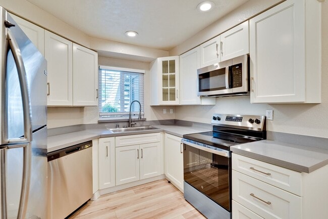 Building Photo - Welcome Home!!! - Great Location