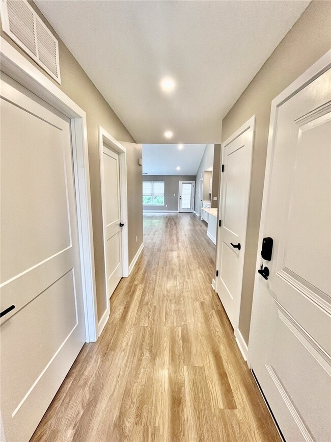 Building Photo - 575 Championship Dr