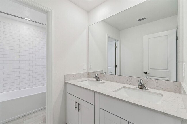 Building Photo - 1712 Tropical Oasis Ave