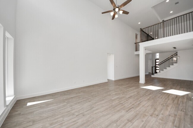 Building Photo - 5806 Pink Coral Ln