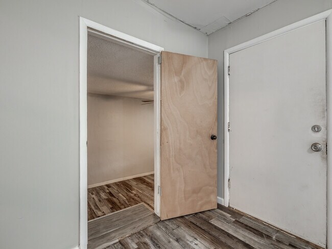 Building Photo - 1314 SE 40th St