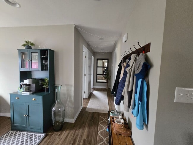 Building Photo - Newly remodeled 2BR/2BA Home in Farragut