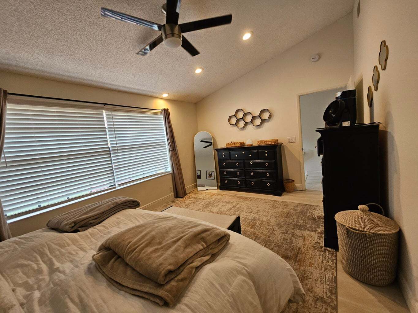 Building Photo - 7976 La Mirada Dr