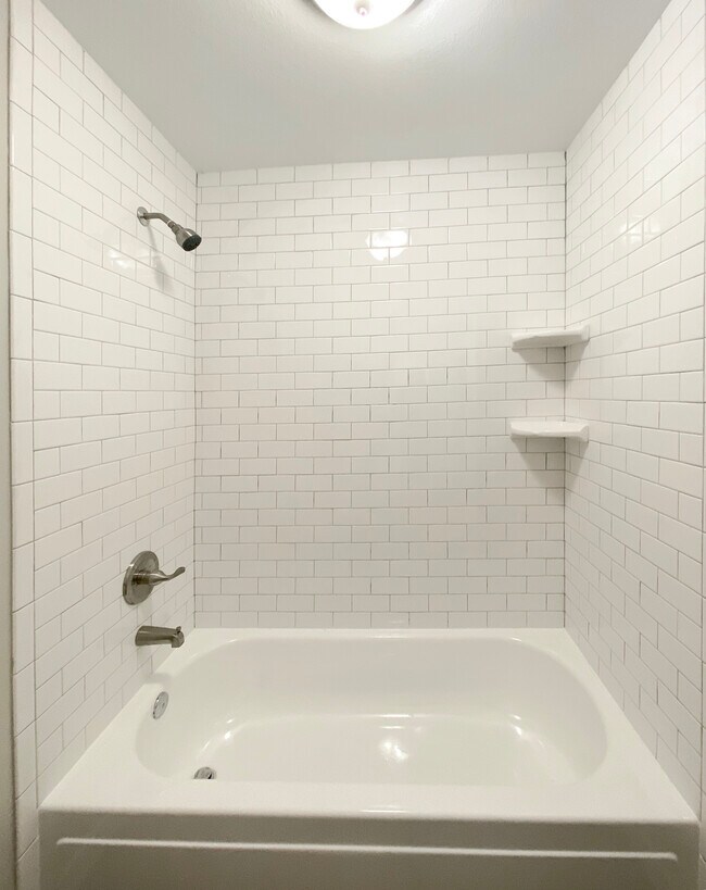 Building Photo - 2225 S Jasmine St