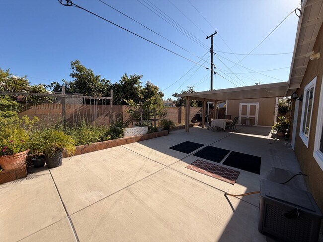 Building Photo - Unbelievable 4 Bed, 4 Bath House For Rent In Buena Park-Must See To Appreciate!
