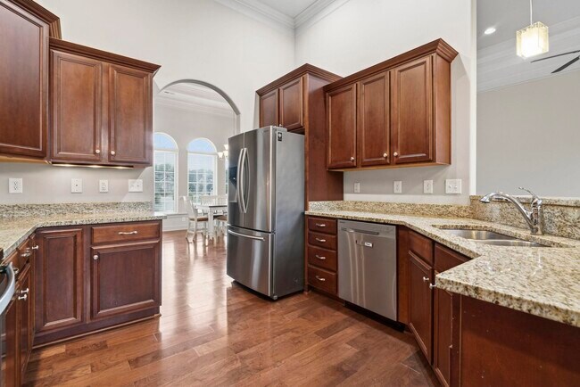 Building Photo - 9060 Abingdon Dr