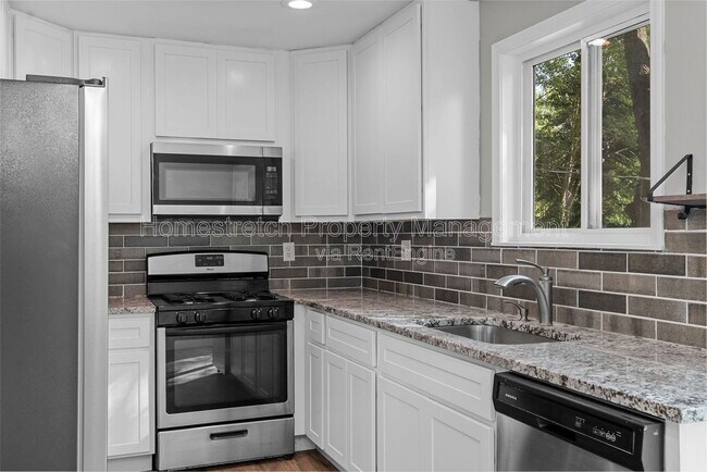 Building Photo - 235 Midland Dr