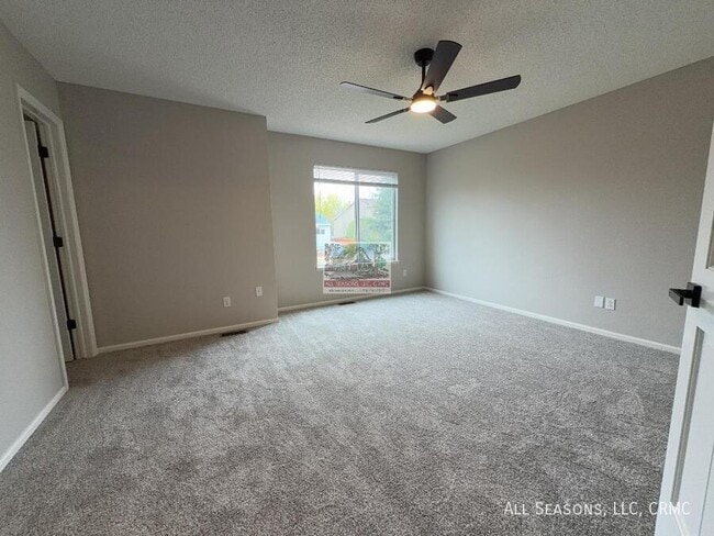 Building Photo - 5921 Fossil Dr