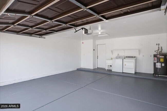 Building Photo - 2901 W Irma Ln