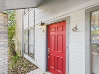 Building Photo - 8502 Lyndon Ln