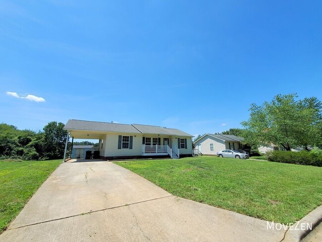 Building Photo - 509 Rosecrest Dr