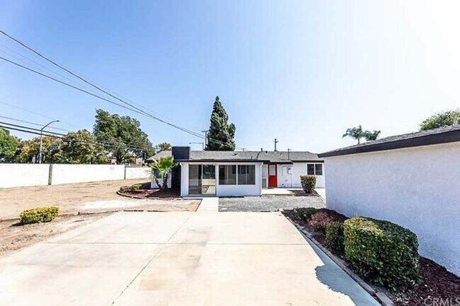 Building Photo - 3 Bedroom Single Family Home near Cal Poly...