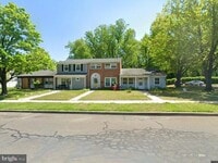Building Photo - 128 Rockland Dr