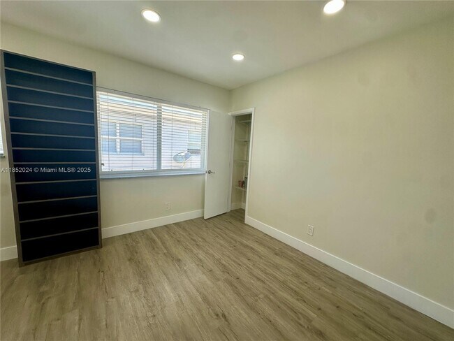 Building Photo - 8125 Hawthorne Ave