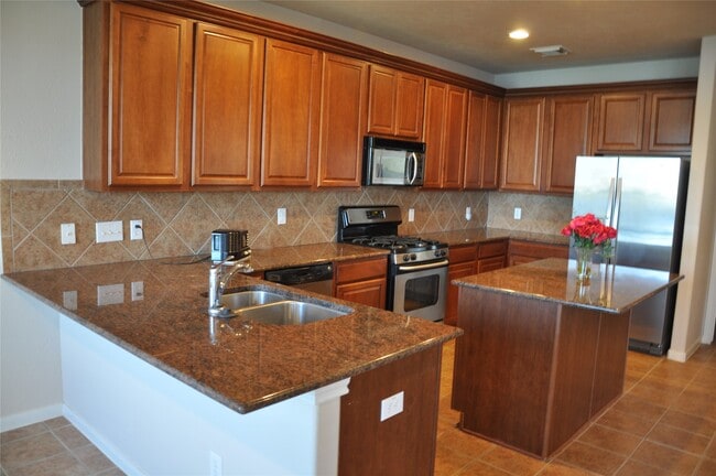 Building Photo - 2170 Brittany Colony Dr