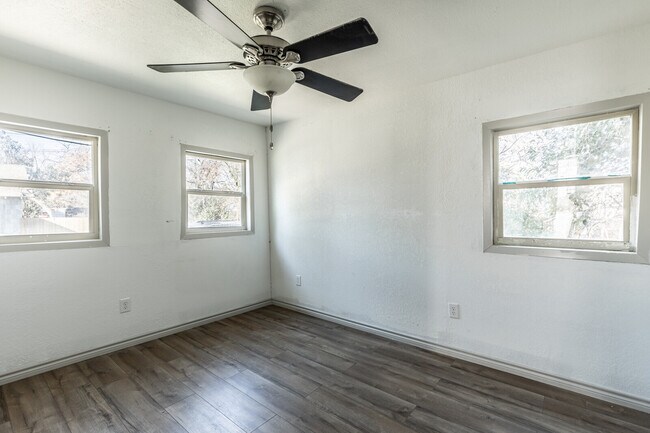 Building Photo - 1805 N 23rd St