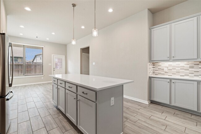 Building Photo - 939 Malibu Shr Ln