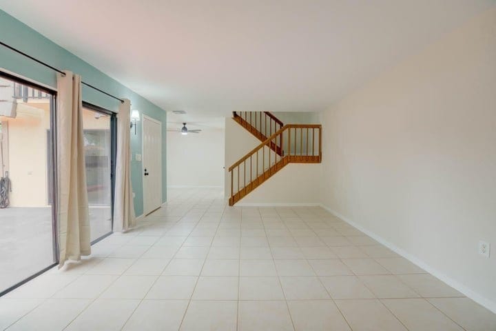 Building Photo - 904 9th Ct