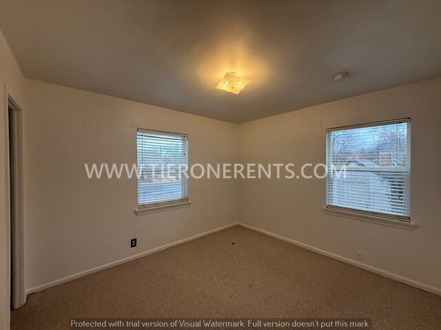 Building Photo - NO DEPOSIT option available for qualified renters with Obligo.