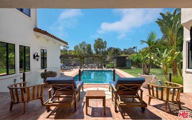 Building Photo - 28820 Grayfox St