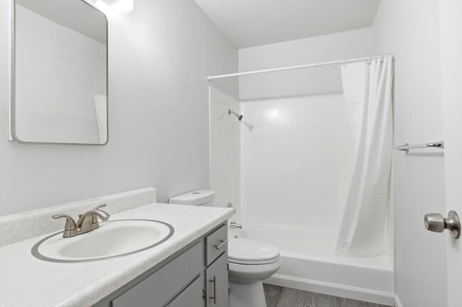 Building Photo - 1800 Rockford Ave