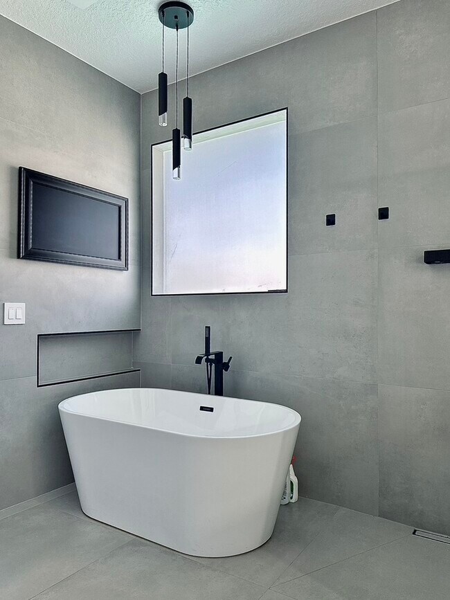 Building Photo - 107 Monroe View Trail