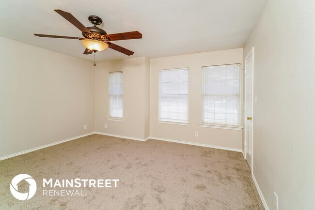 Building Photo - 5671 Midcrown Dr