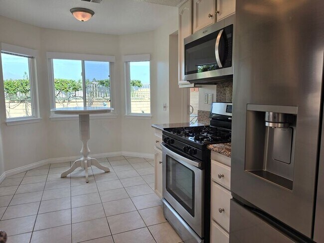 Building Photo - 27875 Avenida Armijo