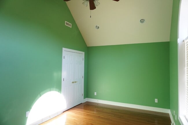 Building Photo - 1020 Ringlet Ct