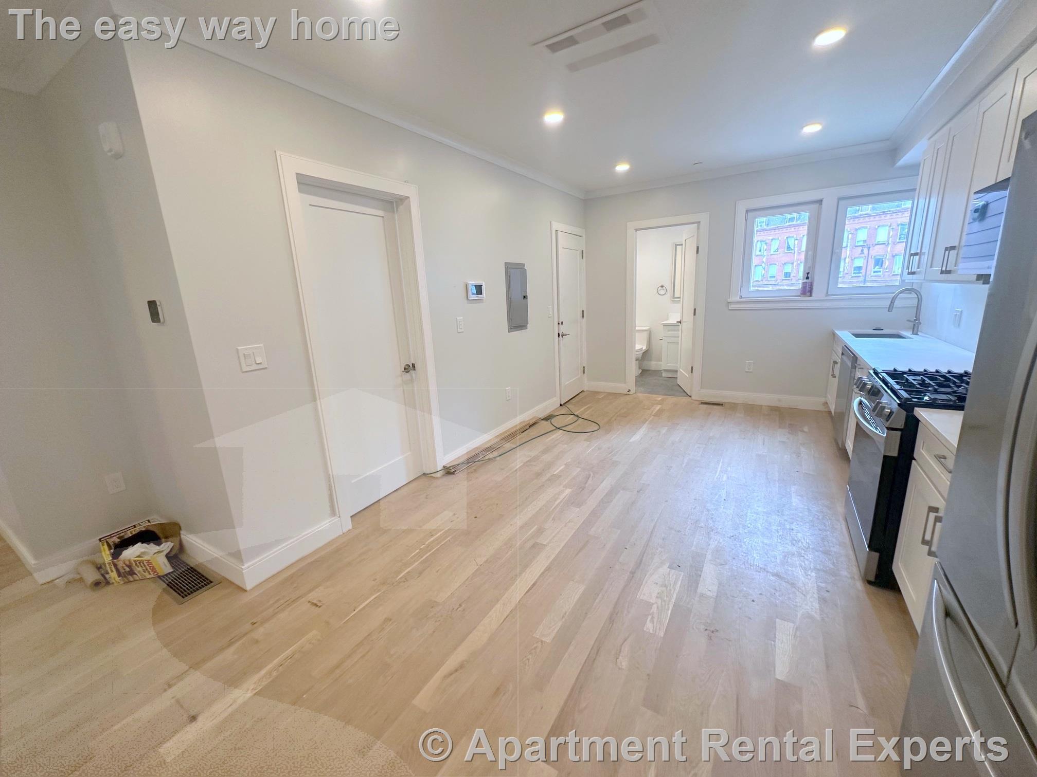 Building Photo - 37 Gore St