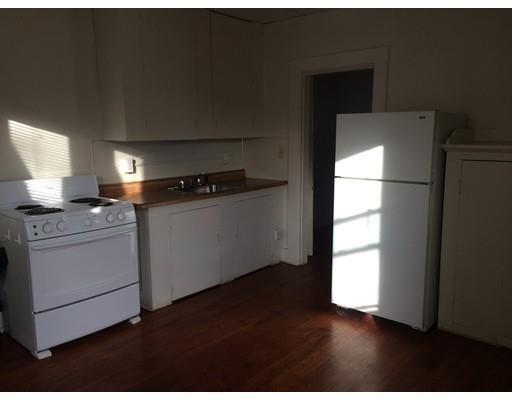 Building Photo - 1064 Park St