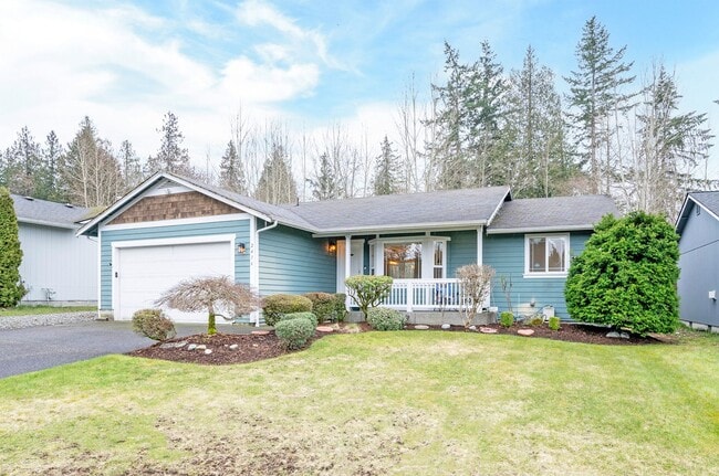 Building Photo - Spacious 3-Bedroom Home with Deck & Fenced Yard