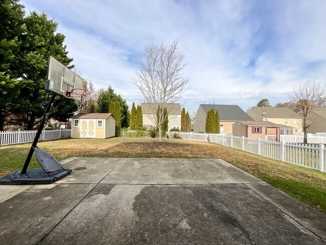 Building Photo - 3021 Gloxinia Rd