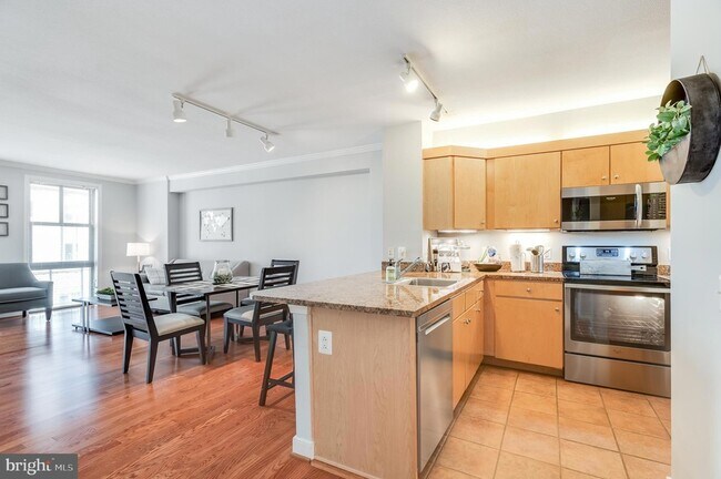 Building Photo - 616 E Street NW Unit 321