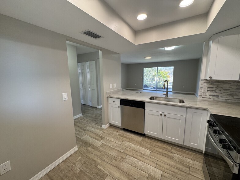 Building Photo - 3602 Beneva Rd