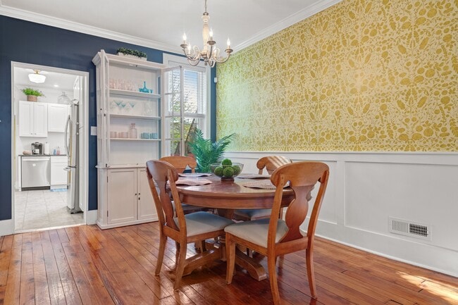 Building Photo - 537 N Mary St